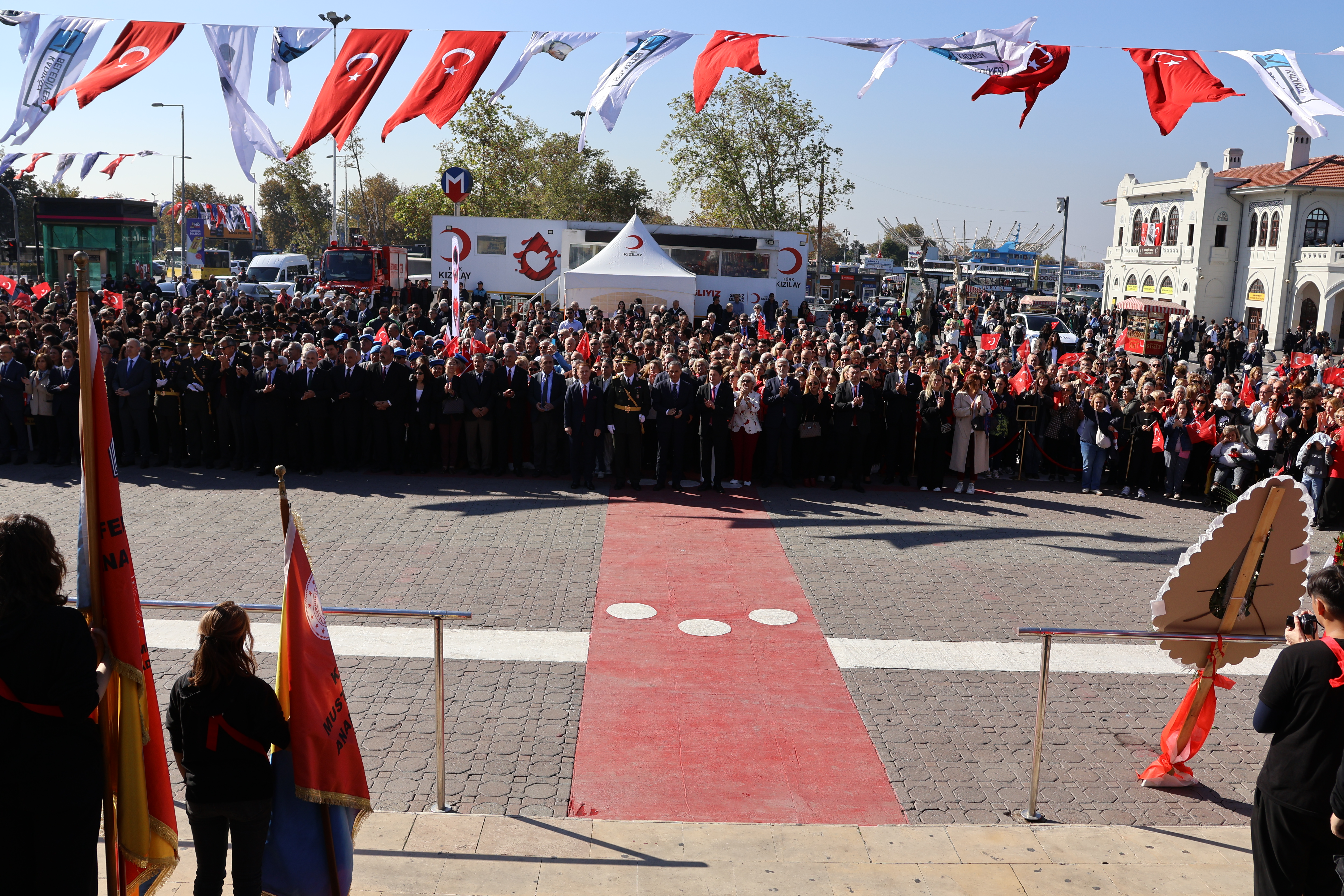 29 Ekim Cumhuriyet Bayramı çelenk sunma töreni yapıldı